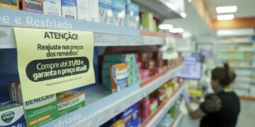 Lei autoriza farmácias em supermercados no país