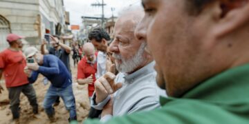 Lula anuncia modelo habitacional para vítimas das chuvas em MG