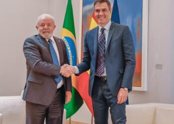 Lula conversa com Pedro Sánchez e confirma viagem à Espanha