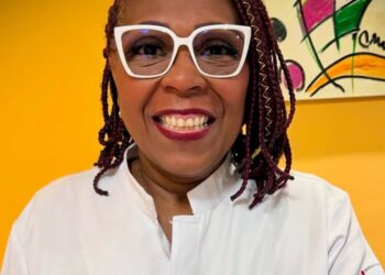 Médica é morta a tiros por policiais militares em abordagem no Rio