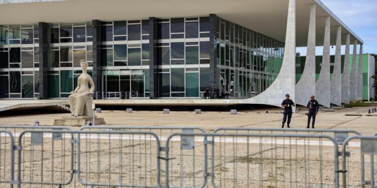 Moraes determina prisão de kids pretos condenados na trama golpista