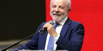 Na Celac, Lula critica invasões dos EUA e falta de ação da ONU