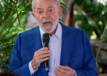 “Não podemos nos conformar com homens matando mulheres”, diz Lula