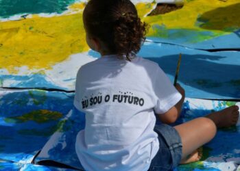 Número de crianças e adolescentes em insegurança alimentar caiu 30%