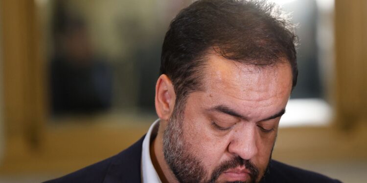 Nunes Marques pede vista e adia julgamento de Cláudio Castro no TSE