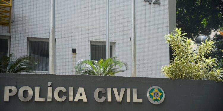  Operação da PF mira fraudes bancárias do Comando Vermelho