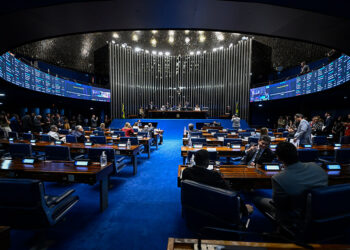 Plenário vota reajuste de policiais do DF e novos cargos para o TRF5