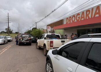 Polícia Civil, em fiscalização com o IAGRO, apreendem cercata de 250Kg de mel sem procedência e em situação irregular