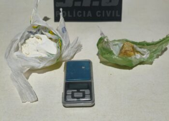 Polícia Civil prende mulher em flagrante por tráfico de drogas em Água Clara