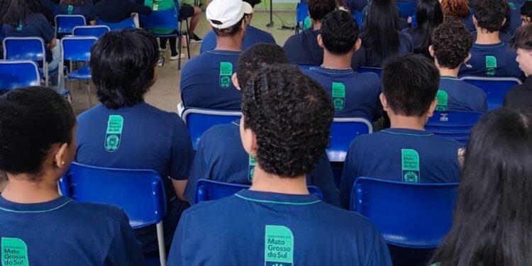 Polícia Civil realiza palestras sobre bullying e cyberbullying em escola estadual de Campo Grande
