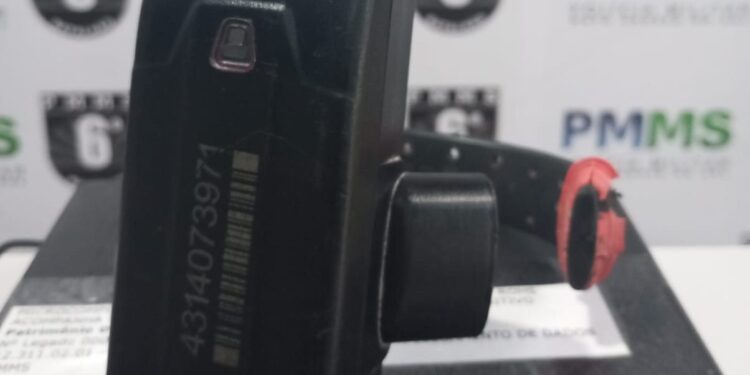 Polícia Militar atende ocorrência de violência doméstica e conduz autor com tornozeleira rompida em Corumbá.