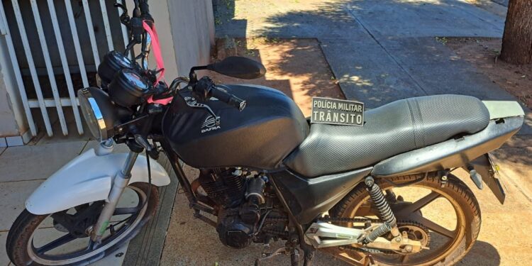 Polícia Militar em Três Lagoas recupera motocicleta furtada e realiza prisão de receptador