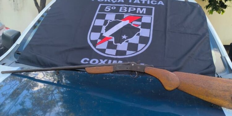 Polícia Militar prende homem por porte ilegal de arma e ameaça em Coxim