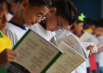 Projetos levam literatura indígena à rede municipal de ensino do Rio