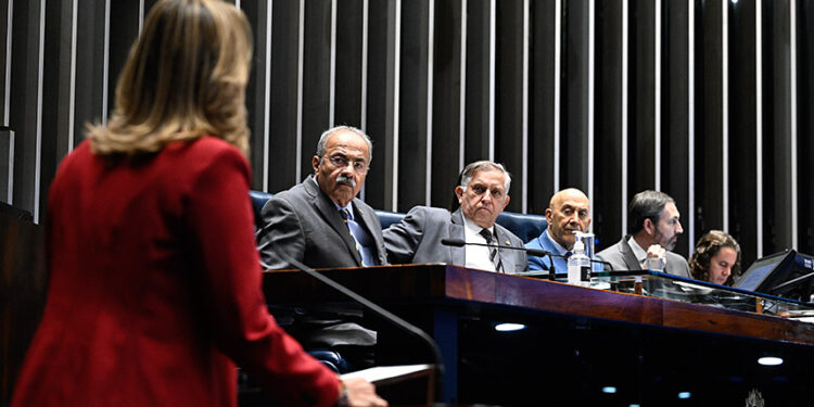 Reajuste para forças de segurança de DF e ex-territórios segue para sanção