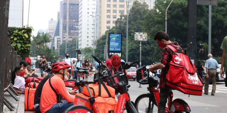 Regulamentação do trabalho por aplicativo deve ser votada até abril