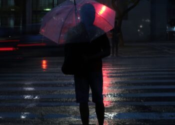 São Paulo tem sexta chuvosa; cidade tem alerta de perigo para domingo