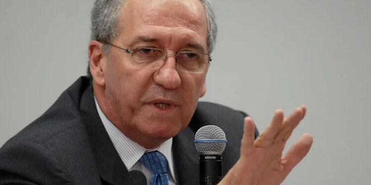 Retenção de Franklin Martins no Panamá gera incidente diplomático