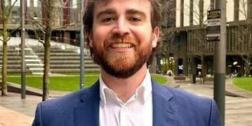 Cientista brasileiro recebe prêmio internacional por pesquisa sobre Alzheimer