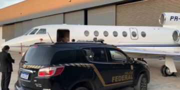 Pilotos do PCC faturam R$ 750 mil por voo de drogas