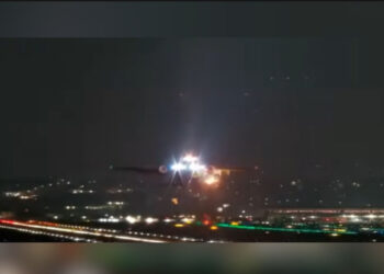 Explosão em motor de avião provoca pouso de emergência em Guarulhos