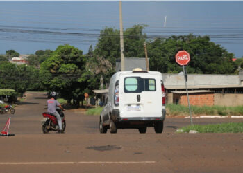 Motociclista fica gravemente ferido em colisão na Gunter Hans
