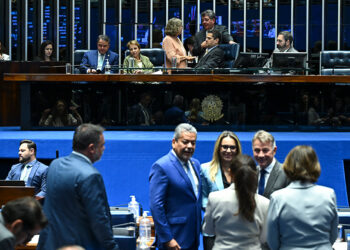 Senado adia votação de projeto contra discurso de ódio a mulheres na internet