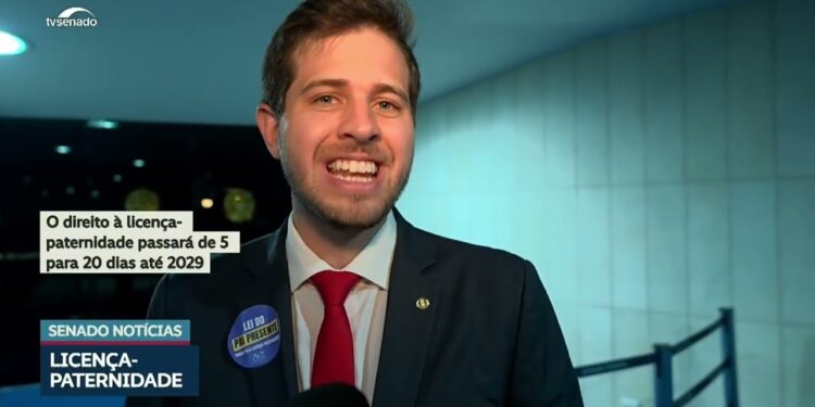 Senado aprova aumento da licença-paternidade de 5 para 20 dias