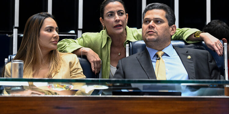 Senado pode votar na terça inclusão da misoginia entre crimes de preconceito