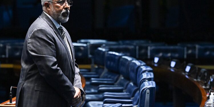 Senado promove debate sobre feminicídio no dia 23