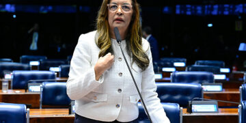 Em pronunciamento, à bancada, senadora Dra. Eudócia (PL-AL).