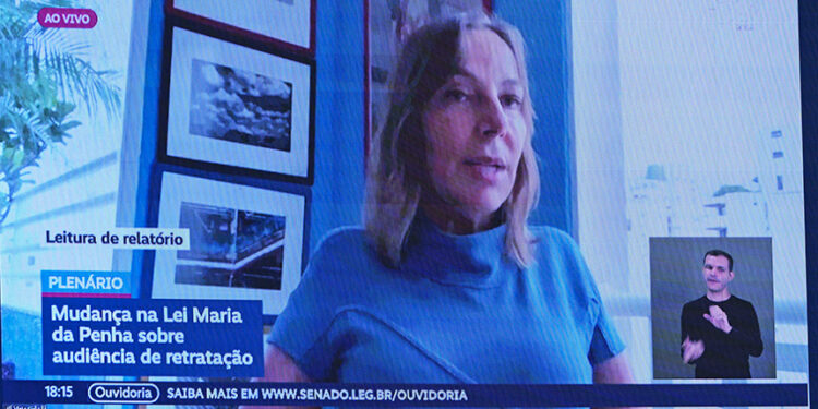 Em pronunciamento,  via videoconferência., senadora Mara Gabrilli (PSD-SP).