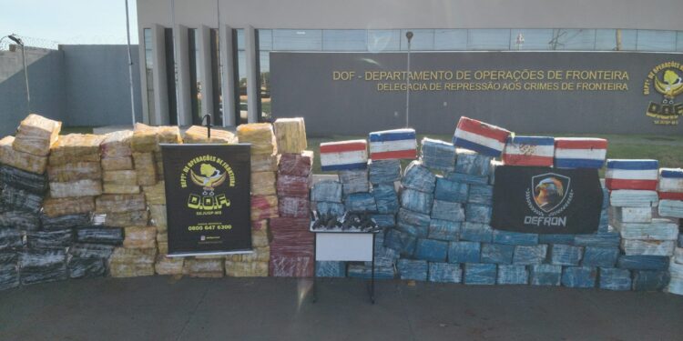 DOF e DEFRON apreendem 4 toneladas de drogas em Dourados