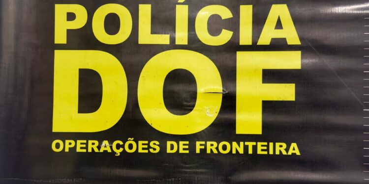 Cerco Fechado: DOF intercepta revólver de uso ilegal camuflado em garrafa térmica