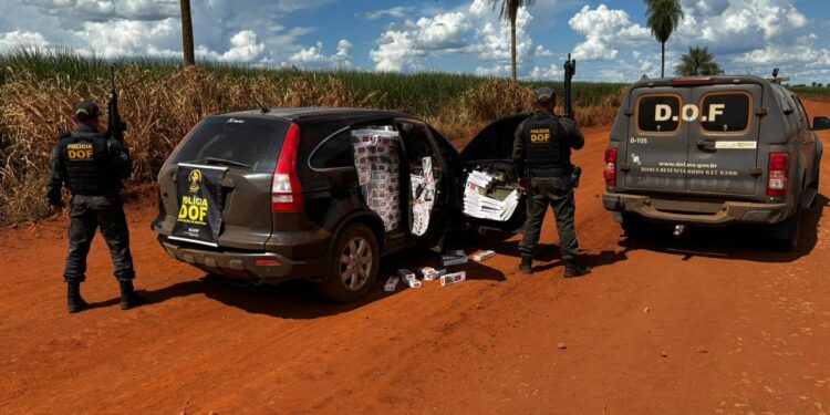DOF apreende Honda CR-V com R$ 175 Mil em cigarros contrabandeados