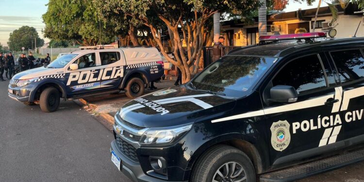Motorista embriagado foge da PM e bate em viatura em Três Lagoas