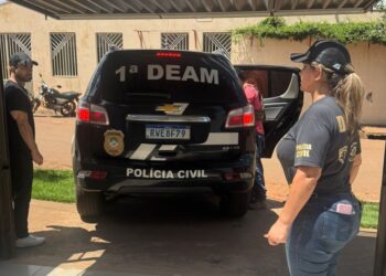 Egípcio é preso por extorsão e violência psicológica contra mulher