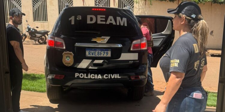 Egípcio é preso por extorsão e violência psicológica contra mulher