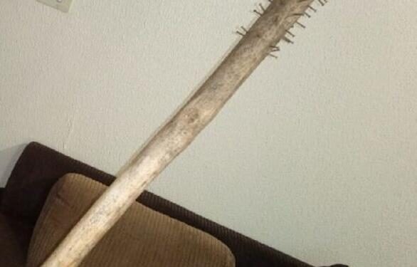 Homem é atacado com prego ao cobrar dívida