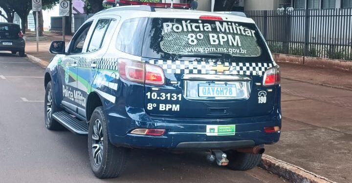 Homem em surto invade casas e acaba detido pela PM em Nova Andradina