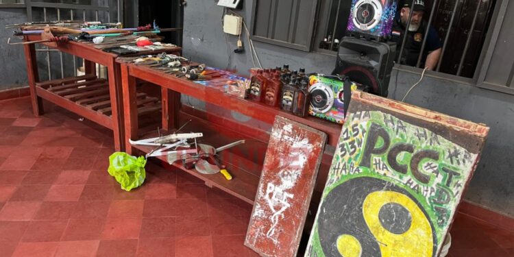 Polícia apreende arsenal improvisado após tentativa de fuga em presídio