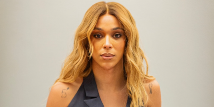 Erika Hilton repudia agressão a mulher trans marcada com suástica em MS