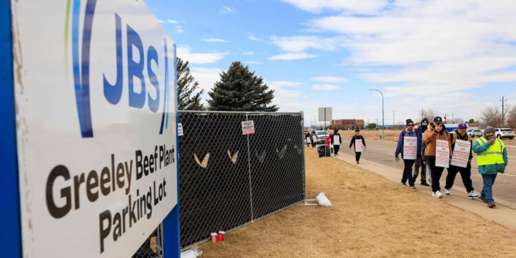 JBS fecha acordo e põe fim à greve em frigorífico nos EUA