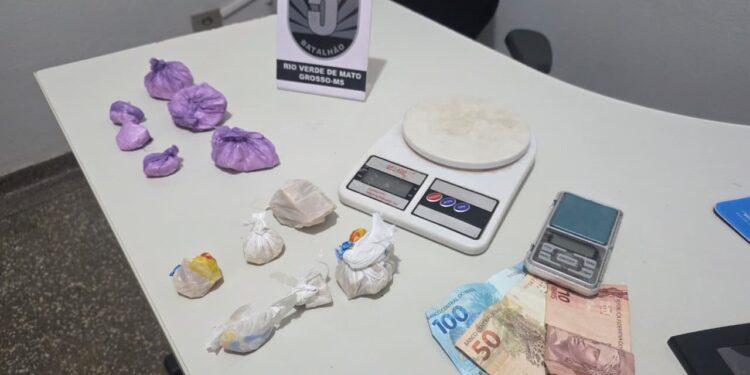 Polícia Militar prende dois por tráfico de drogas e associação criminosa em Rio Verde