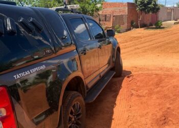 Polícia Civil prende foragido da justiça em posse de arma de fogo e drogas em Campo Grande
