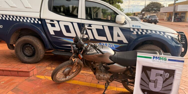 Polícia Militar recupera motocicleta furtada e prende autores por direção perigosa em Rio Verde