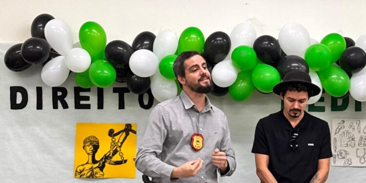 Polícia Civil realiza palestra para alunos da Escola Estadual Adilson Alves em Brasilândia