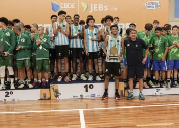 "Meninos do Terrão", projeto viabilizado por Oscar, vence campeonato