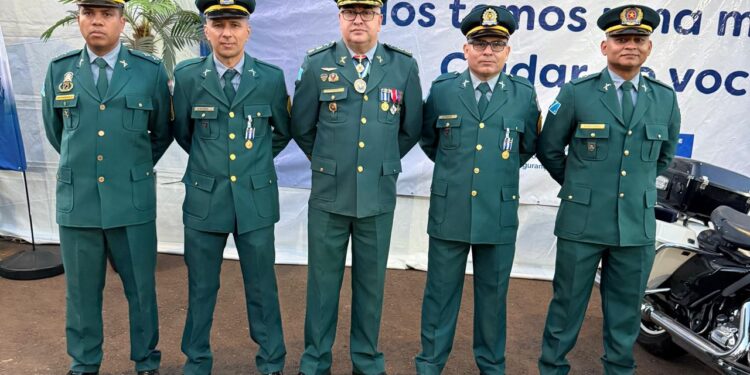 Policiais Militares de Coxim são agraciados com a Medalha Tiradentes