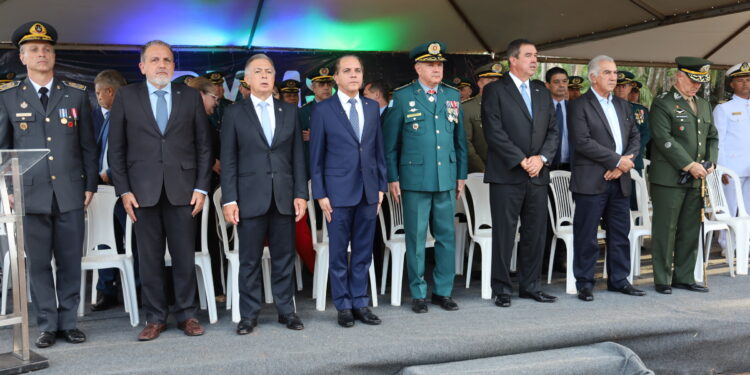 Delegado-Geral Adjunto participa de cerimônia de entrega da Medalha Tiradentes